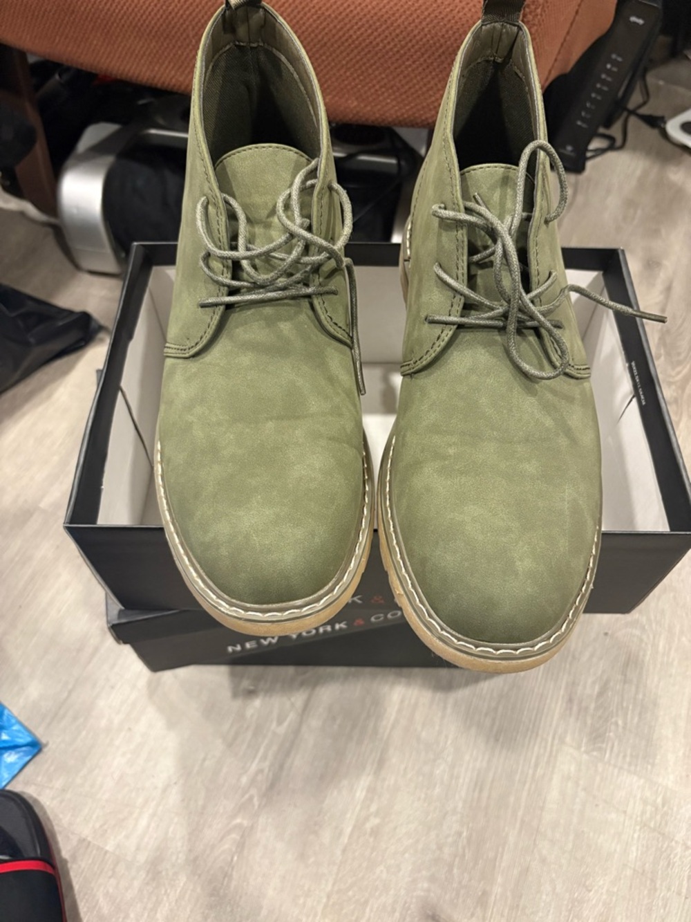New York & Company Olive Green Men's Chukka Boots